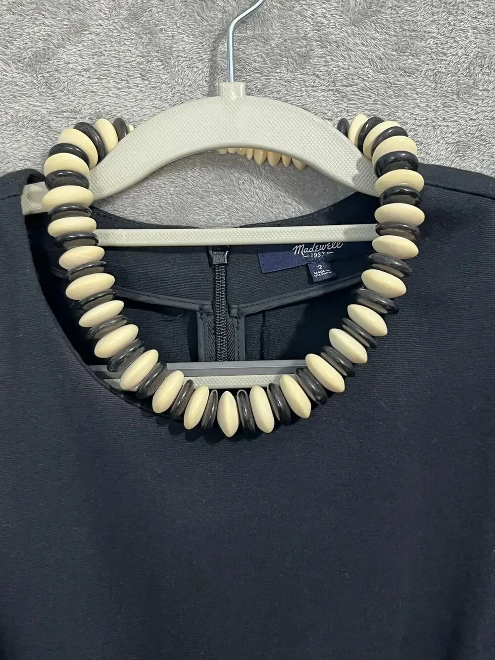 VTG Chunky Disc Beaded Statement Necklace Black Cream Circles Retro Choker 17.5